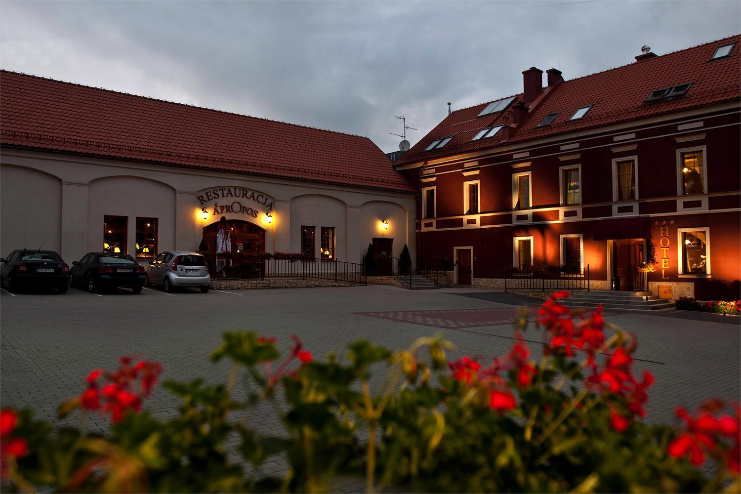A' Propos Hotel, Restauracja, Club Wałbrzych Exteriör bild